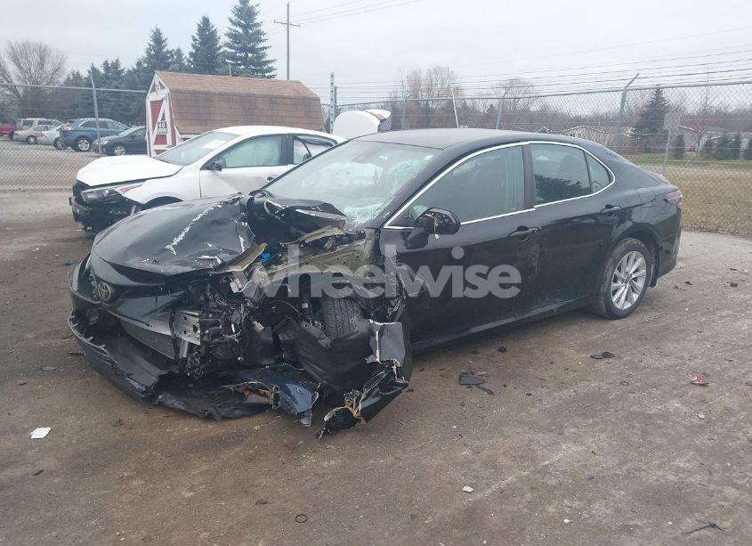 Photo 2 of 2021 Toyota Camry LE (VIN 4T1C11AK3MU568222)
