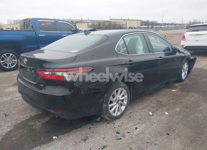 Photo 4 of 2021 Toyota Camry LE (VIN 4T1C11AK3MU568222)