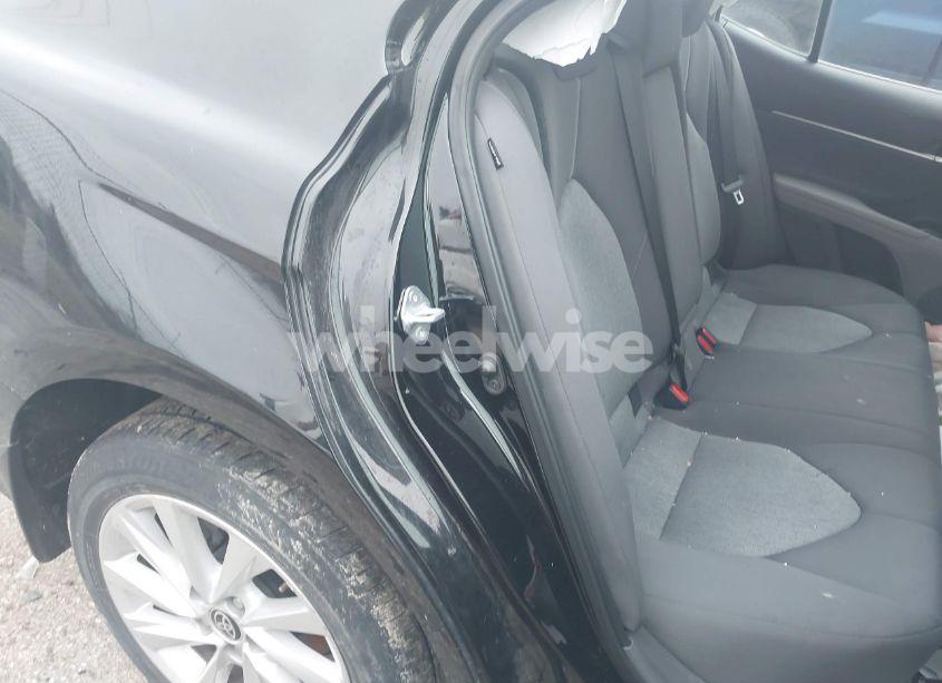 Photo 8 of 2021 Toyota Camry LE (VIN 4T1C11AK3MU568222)