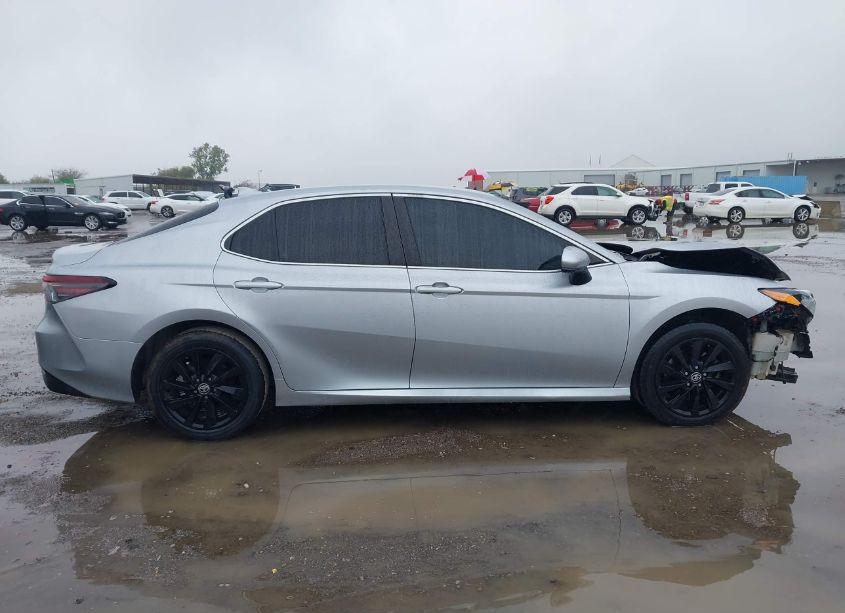 Photo 13 of 2021 Toyota Camry LE (VIN 4T1C11AK3MU602420)