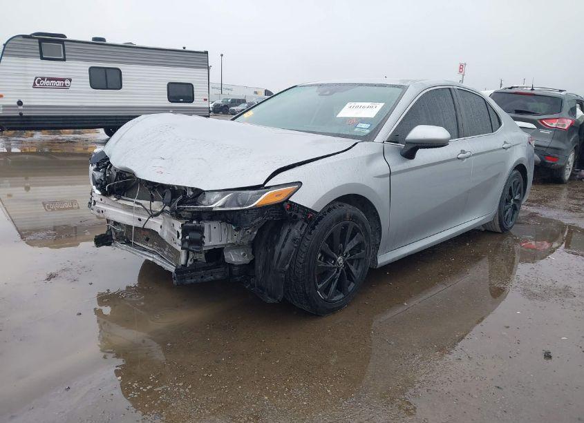 Photo 2 of 2021 Toyota Camry LE (VIN 4T1C11AK3MU602420)