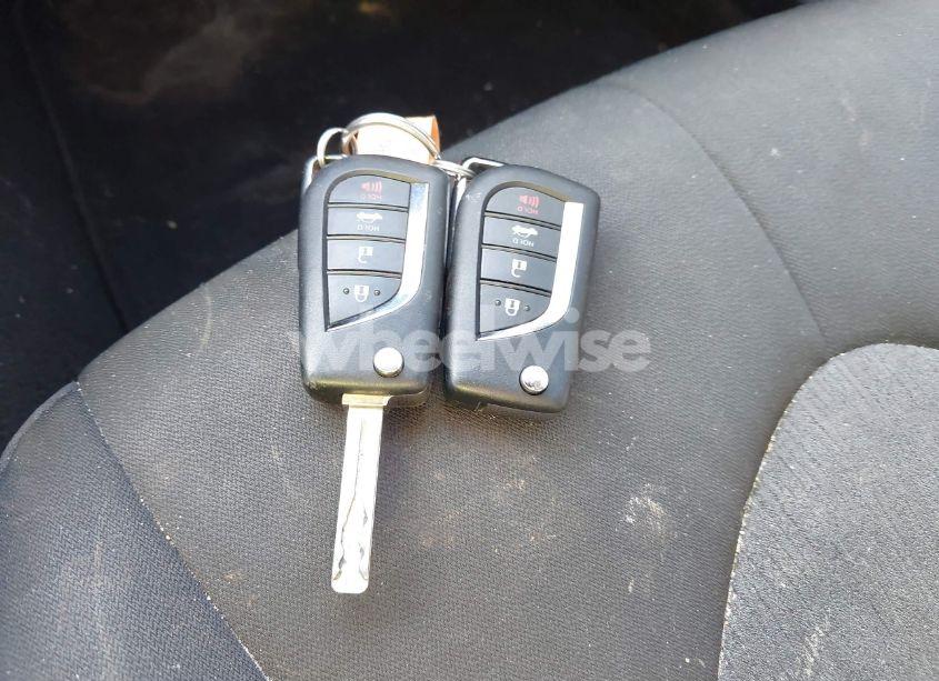 Photo 11 of 2022 Toyota Camry LE (VIN 4T1C11AK3NU037121)