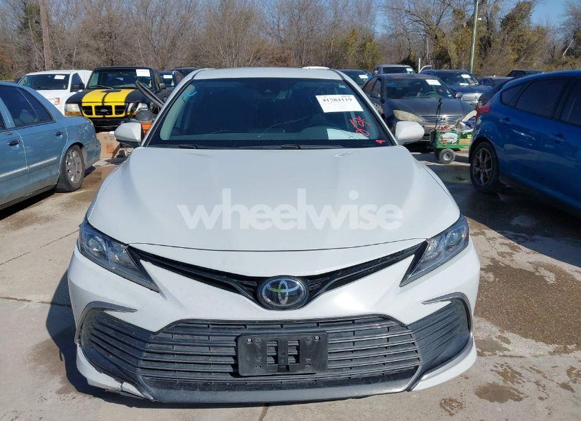 Photo 12 of 2022 Toyota Camry LE (VIN 4T1C11AK3NU037121)