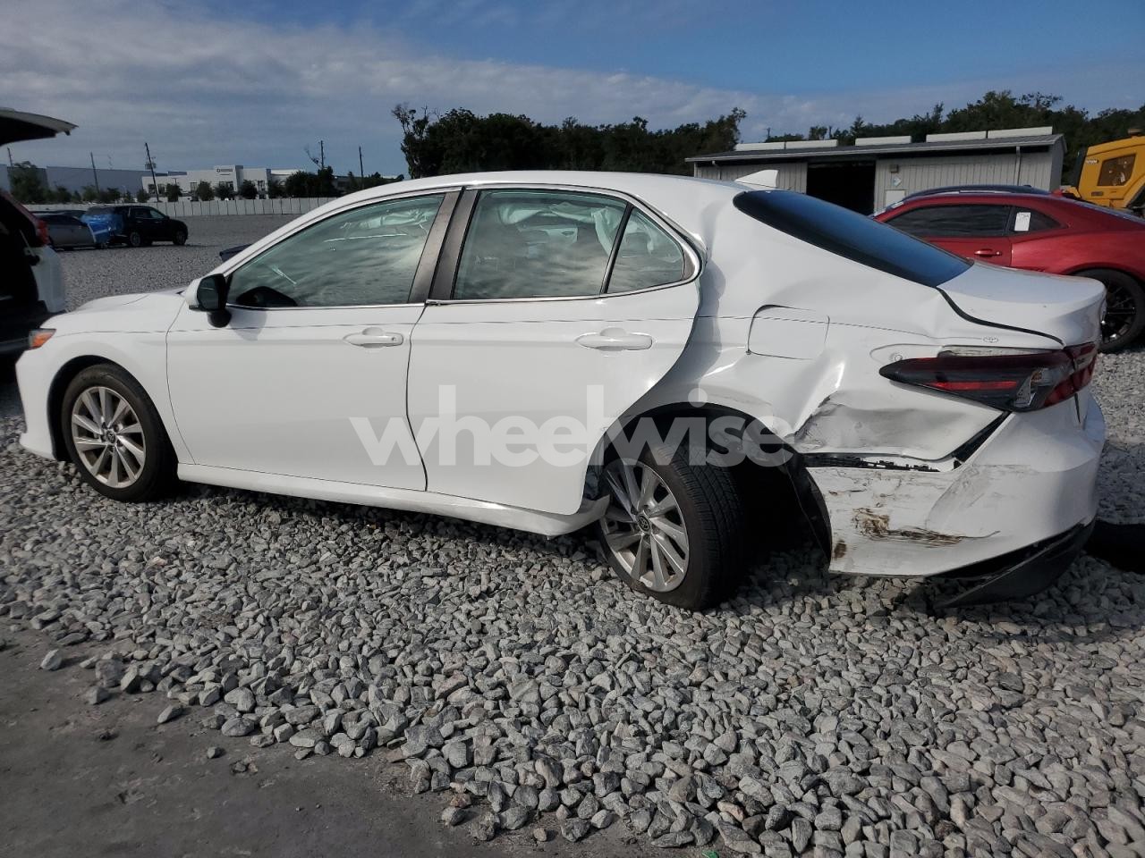 Photo 2 of 2022 TOYOTA CAMRY LE (VIN 4T1C11AK3NU065792)