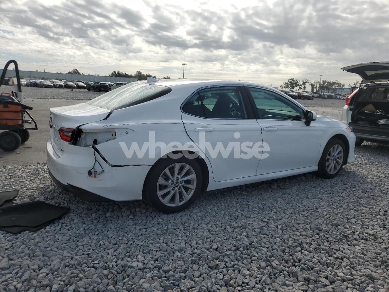 Photo 3 of 2022 TOYOTA CAMRY LE (VIN 4T1C11AK3NU065792)