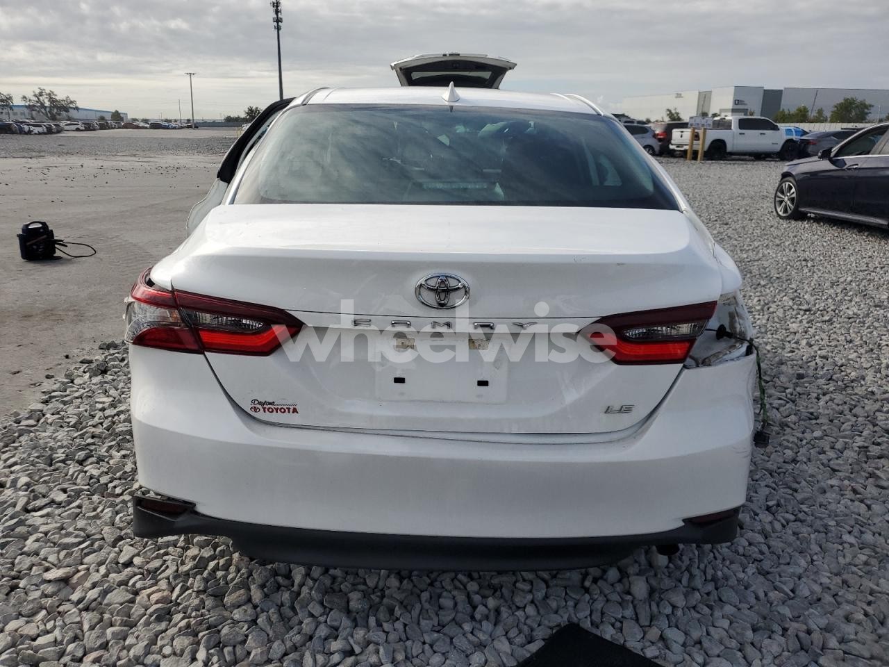 Photo 6 of 2022 TOYOTA CAMRY LE (VIN 4T1C11AK3NU065792)