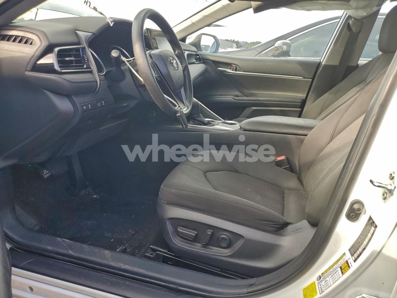 Photo 7 of 2022 TOYOTA CAMRY LE (VIN 4T1C11AK3NU065792)