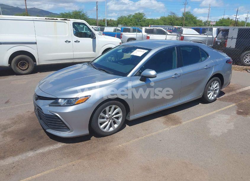 Photo 2 of 2022 Toyota Camry LE (VIN 4T1C11AK3NU638299)