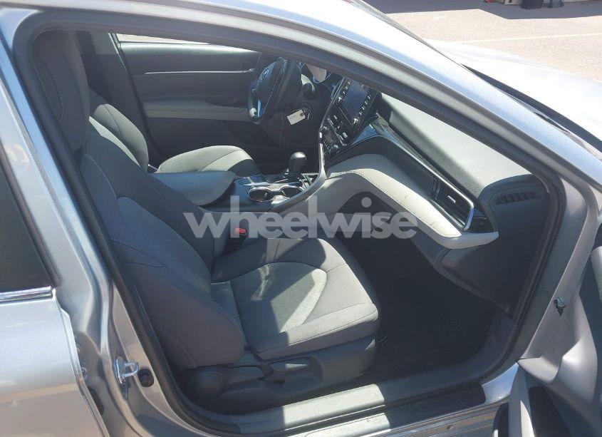 Photo 5 of 2022 Toyota Camry LE (VIN 4T1C11AK3NU638299)