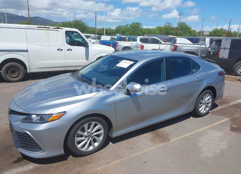 Photo 6 of 2022 Toyota Camry LE (VIN 4T1C11AK3NU638299)