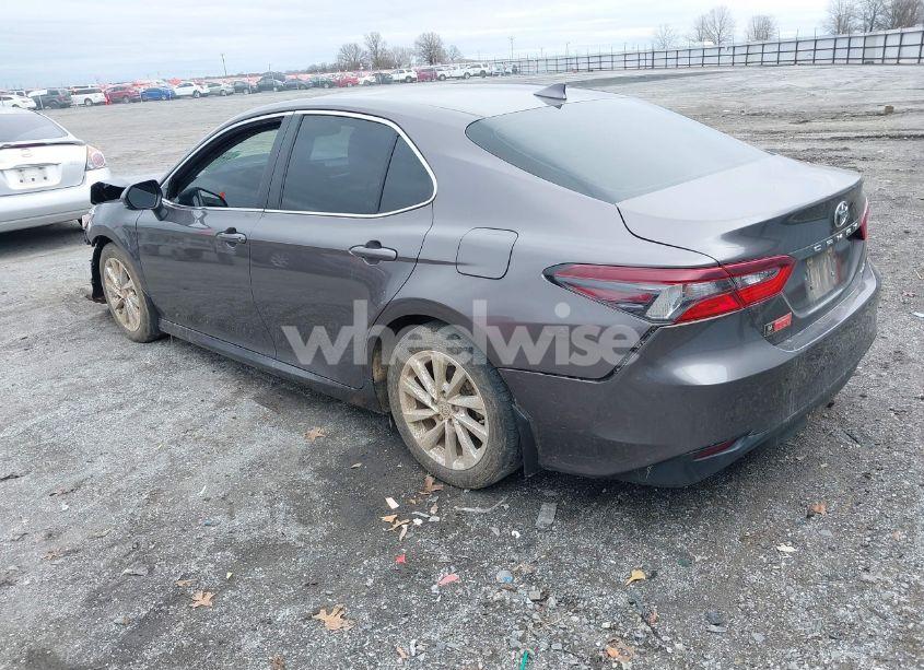 Photo 3 of 2022 Toyota Camry LE (VIN 4T1C11AK3NU655295)