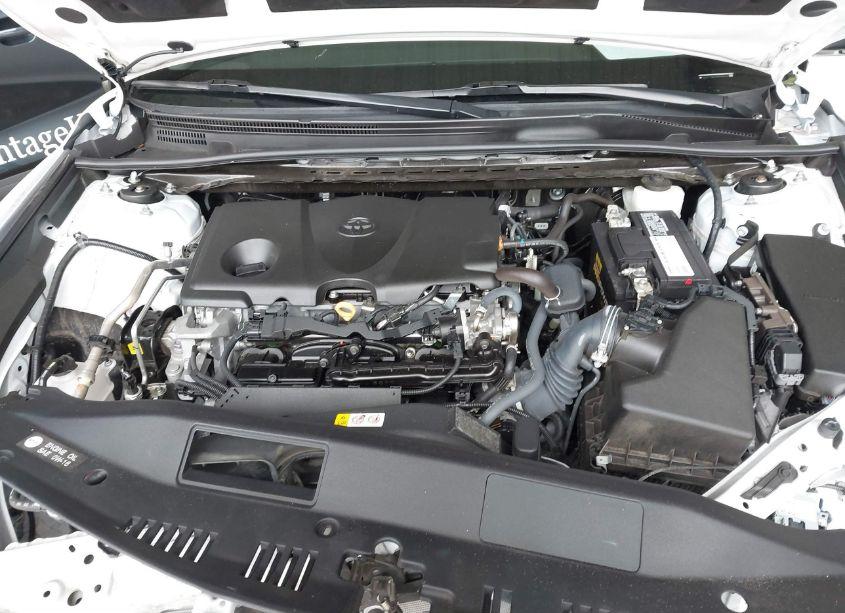 Photo 10 of 2022 Toyota Camry LE (VIN 4T1C11AK3NU696414)