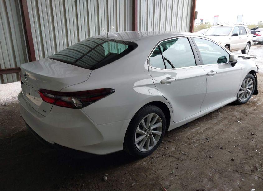 Photo 4 of 2022 Toyota Camry LE (VIN 4T1C11AK3NU696414)