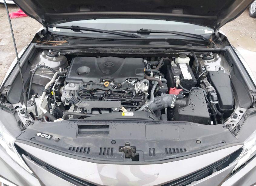 Photo 10 of 2022 Toyota Camry (VIN 4T1C11AK3NU697806)