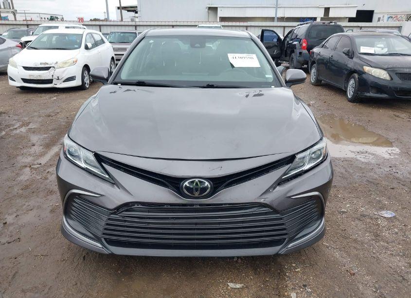 Photo 12 of 2022 Toyota Camry (VIN 4T1C11AK3NU697806)