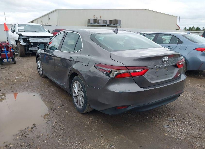 Photo 3 of 2022 Toyota Camry (VIN 4T1C11AK3NU697806)