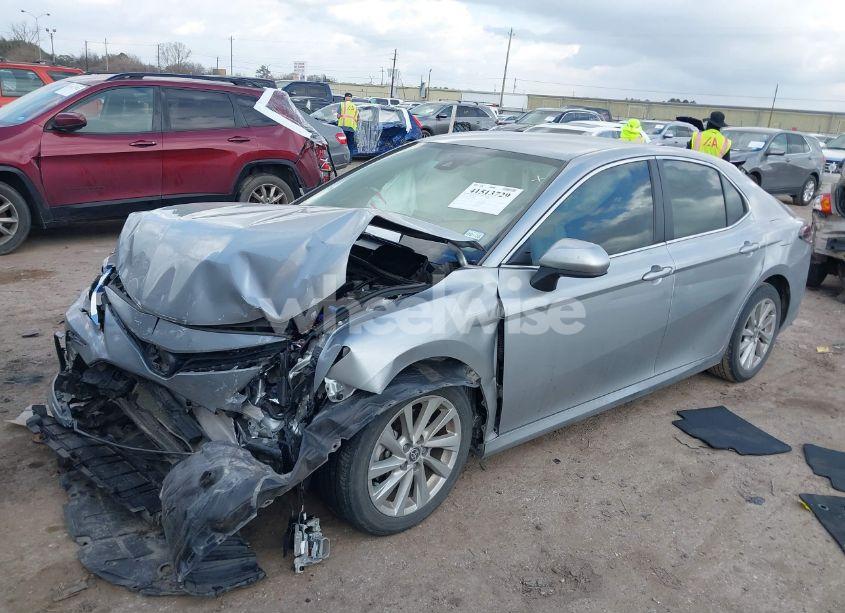 Photo 2 of 2023 Toyota Camry LE (VIN 4T1C11AK3PU102200)