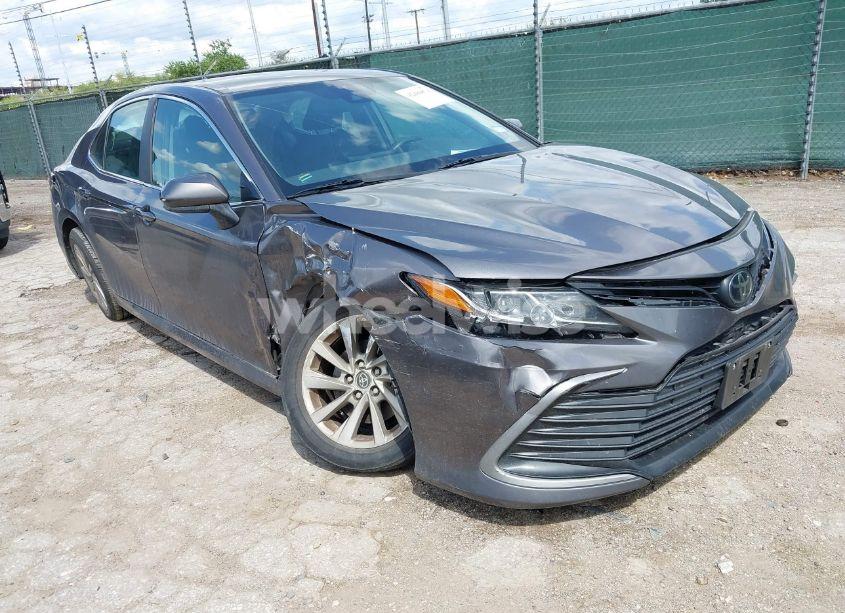 2023 Toyota Camry LE (VIN 4T1C11AK3PU110040) main photo