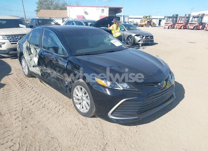 2023 Toyota Camry LE (VIN 4T1C11AK3PU792594) main photo
