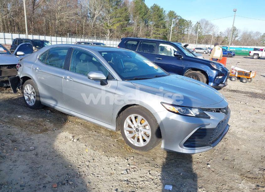 2023 Toyota Camry LE (VIN 4T1C11AK3PU814514) main photo