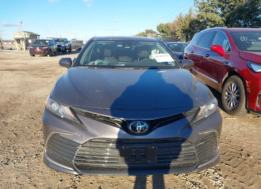 Photo 12 of 2024 Toyota Camry LE (VIN 4T1C11AK3RU884047)