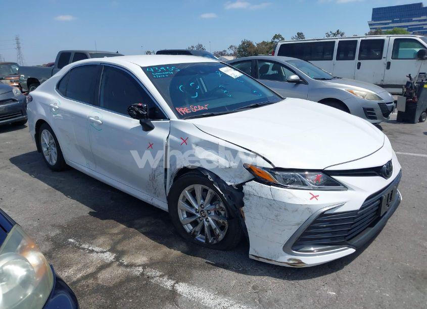 2024 Toyota Camry LE (VIN 4T1C11AK3RU888776) main photo