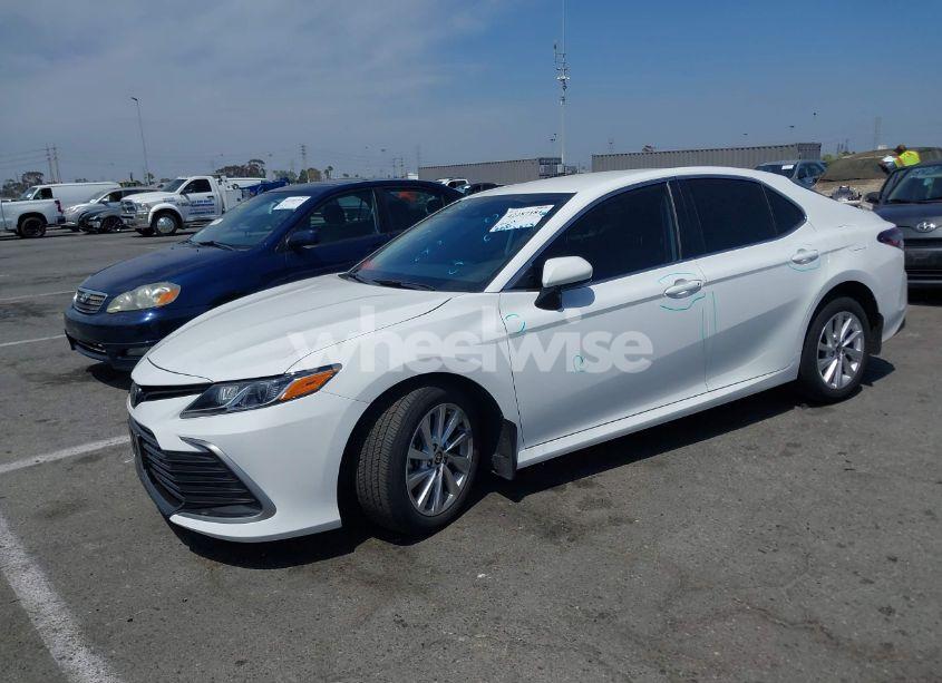 Photo 2 of 2024 Toyota Camry LE (VIN 4T1C11AK3RU888776)