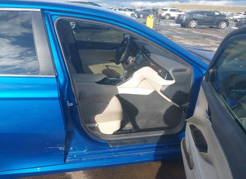 Photo 5 of 2020 Toyota Camry LE (VIN 4T1C11AK4LU321323)