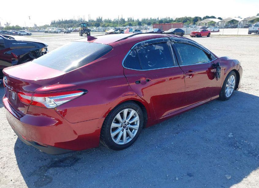 Photo 4 of 2020 Toyota Camry LE (VIN 4T1C11AK4LU321631)