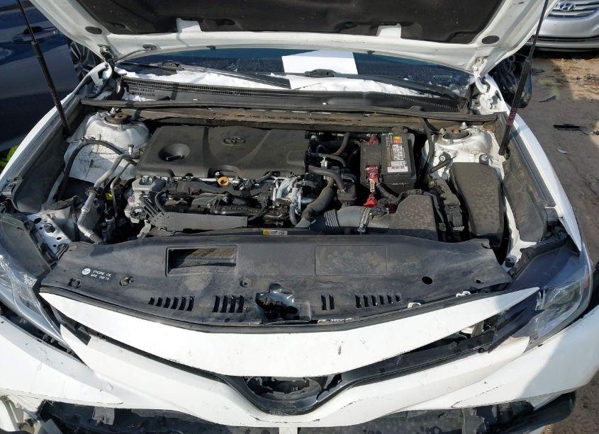 Photo 10 of 2020 Toyota Camry LE (VIN 4T1C11AK4LU341605)