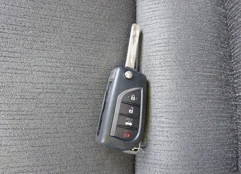 Photo 11 of 2020 Toyota Camry LE (VIN 4T1C11AK4LU341605)