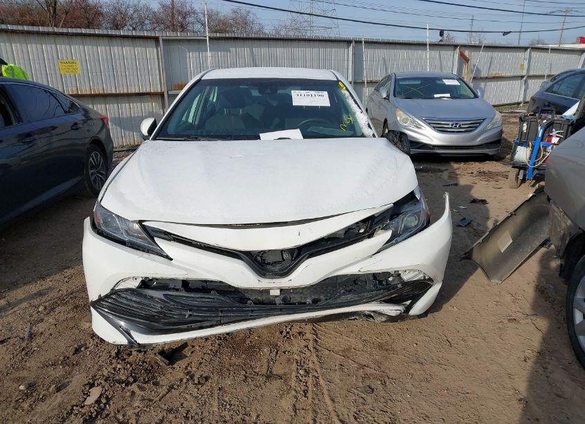 Photo 12 of 2020 Toyota Camry LE (VIN 4T1C11AK4LU341605)