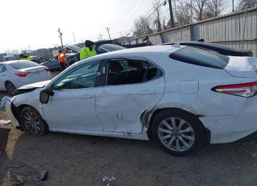 Photo 14 of 2020 Toyota Camry LE (VIN 4T1C11AK4LU341605)