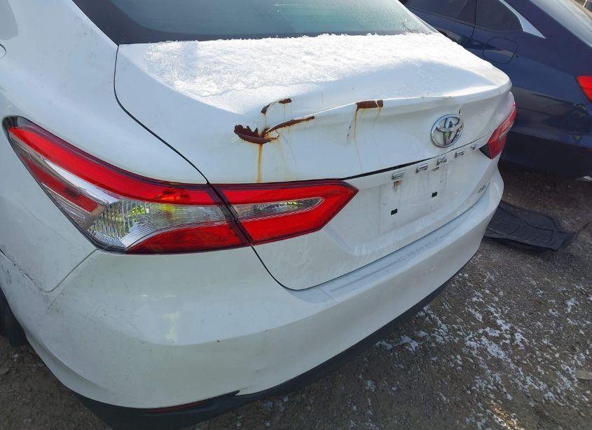 Photo 6 of 2020 Toyota Camry LE (VIN 4T1C11AK4LU341605)