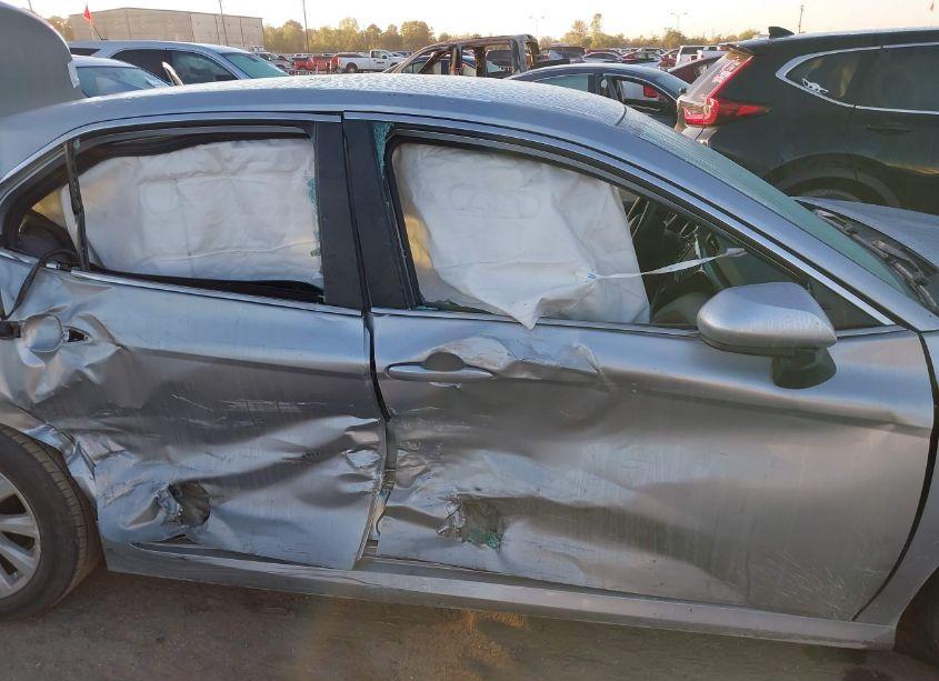 Photo 13 of 2020 Toyota Camry LE (VIN 4T1C11AK4LU507282)