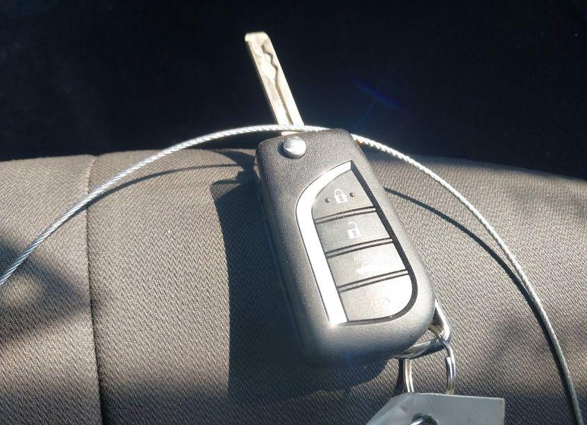 Photo 11 of 2020 Toyota Camry LE (VIN 4T1C11AK4LU885666)