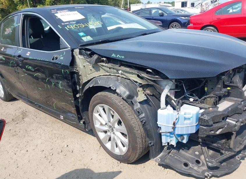 Photo 6 of 2020 Toyota Camry LE (VIN 4T1C11AK4LU885666)