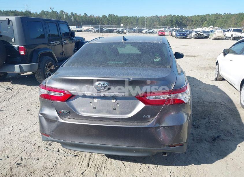 Photo 15 of 2020 Toyota Camry LE (VIN 4T1C11AK4LU905916)