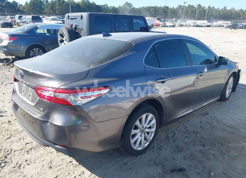 Photo 4 of 2020 Toyota Camry LE (VIN 4T1C11AK4LU905916)