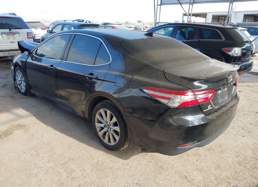 Photo 3 of 2020 Toyota Camry LE (VIN 4T1C11AK4LU933960)
