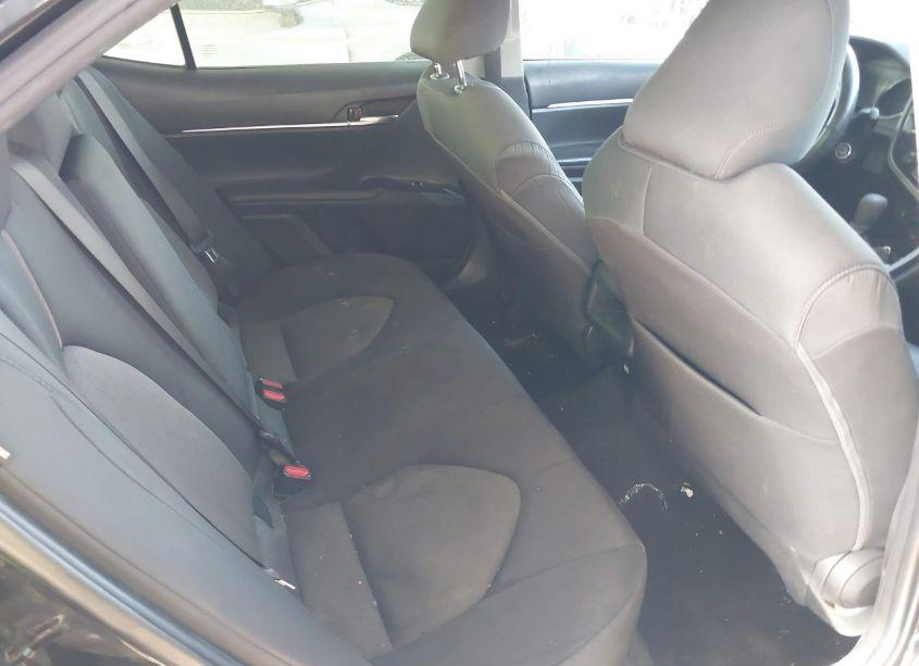 Photo 8 of 2020 Toyota Camry LE (VIN 4T1C11AK4LU933960)