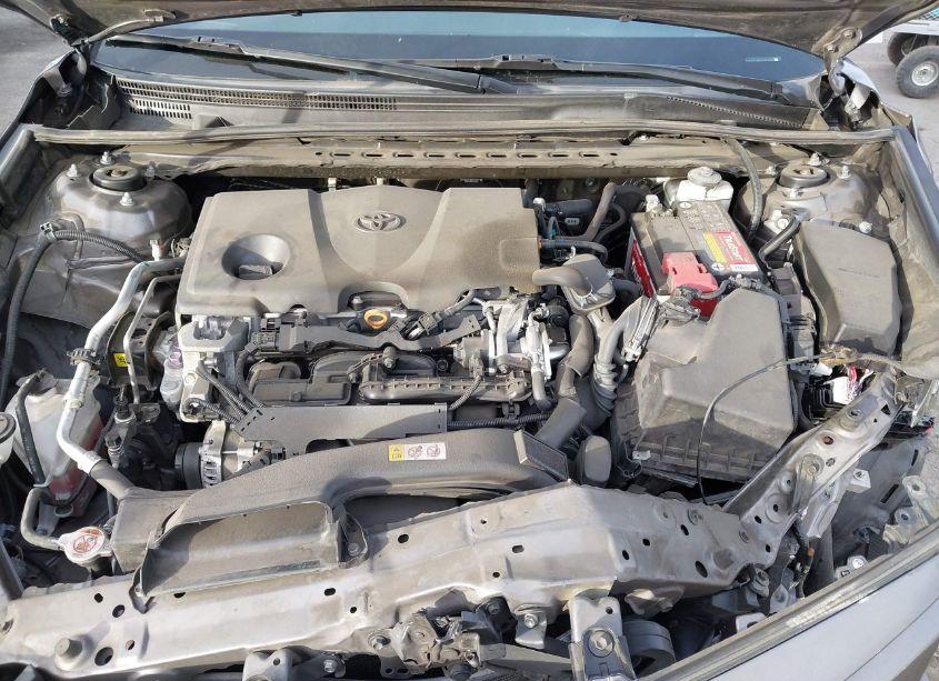 Photo 10 of 2020 Toyota Camry LE (VIN 4T1C11AK4LU951438)