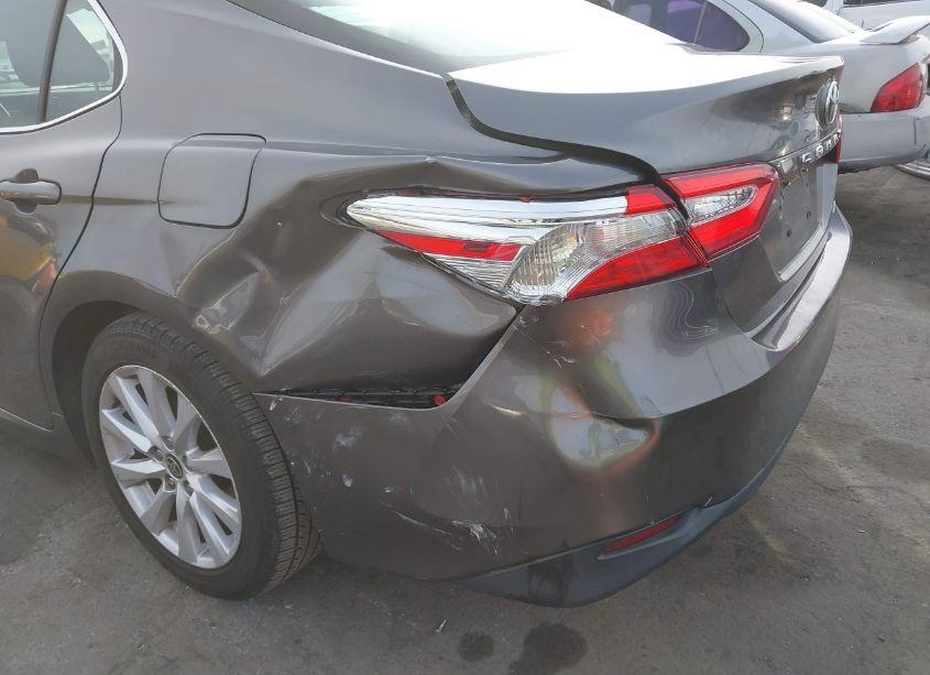 Photo 17 of 2020 Toyota Camry LE (VIN 4T1C11AK4LU951438)