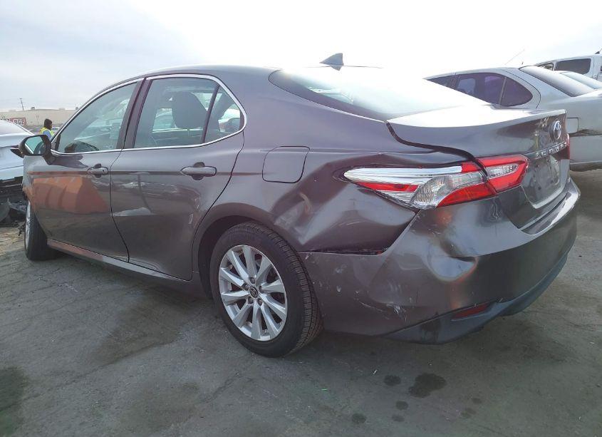Photo 3 of 2020 Toyota Camry LE (VIN 4T1C11AK4LU951438)