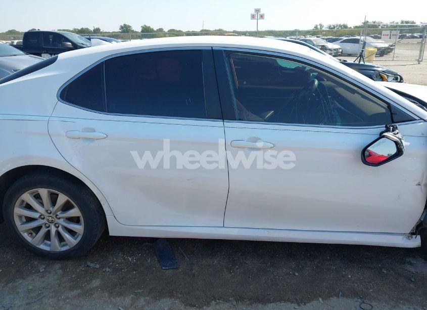 Photo 12 of 2020 Toyota Camry LE (VIN 4T1C11AK4LU955392)