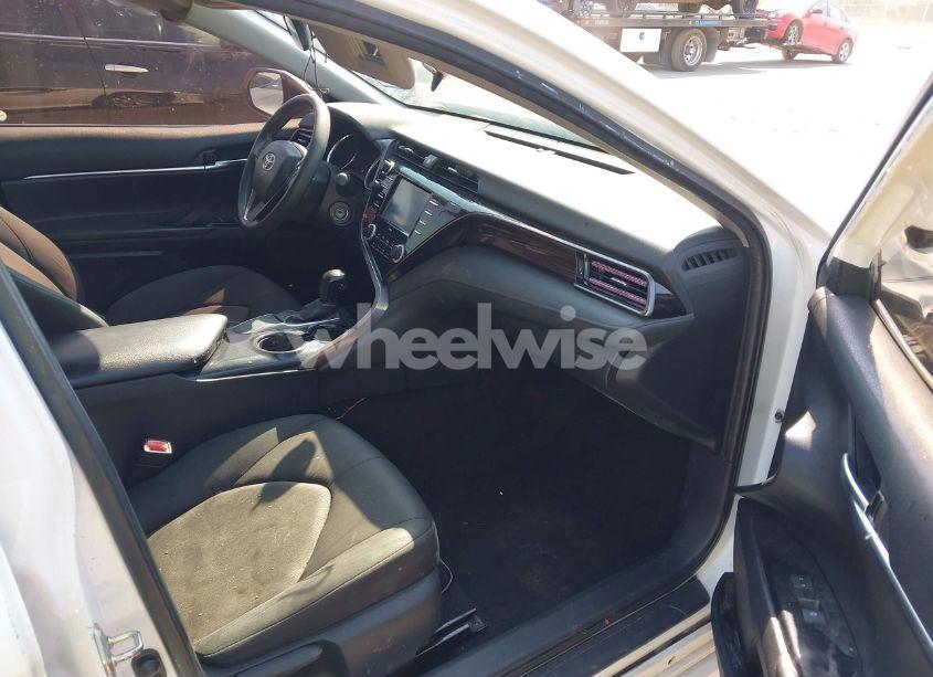 Photo 5 of 2020 Toyota Camry LE (VIN 4T1C11AK4LU955392)