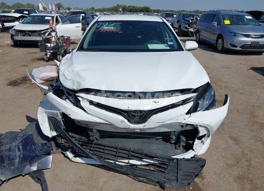 Photo 6 of 2020 Toyota Camry LE (VIN 4T1C11AK4LU955392)