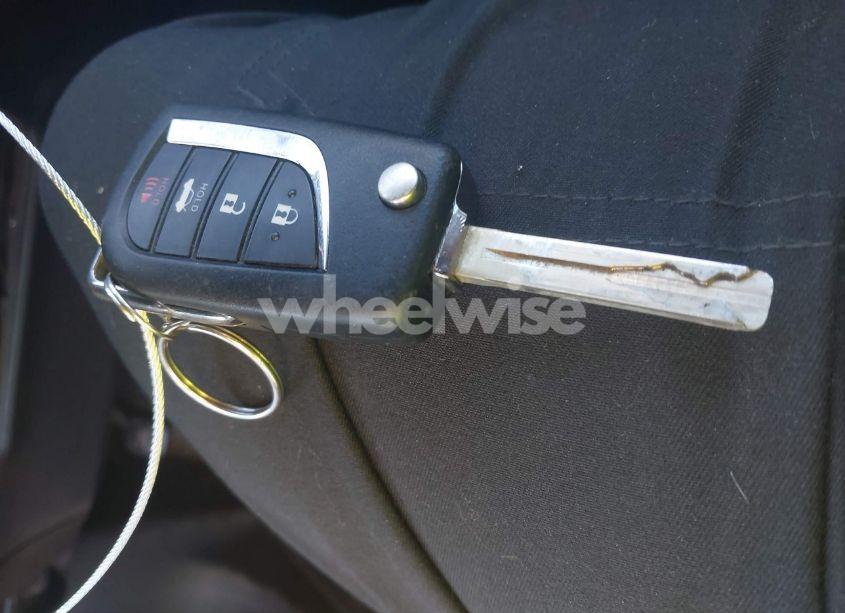 Photo 11 of 2020 Toyota Camry LE (VIN 4T1C11AK4LU970295)