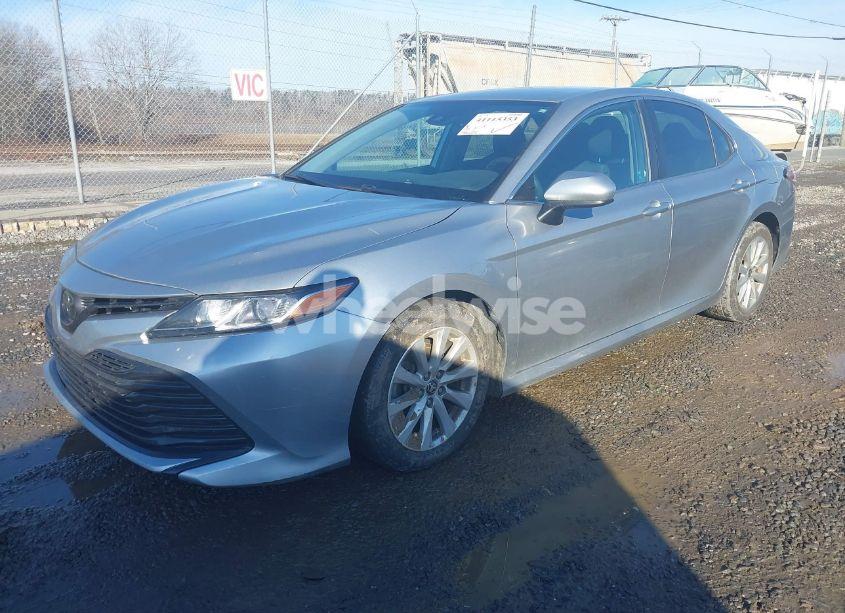 Photo 2 of 2020 Toyota Camry LE (VIN 4T1C11AK4LU970295)