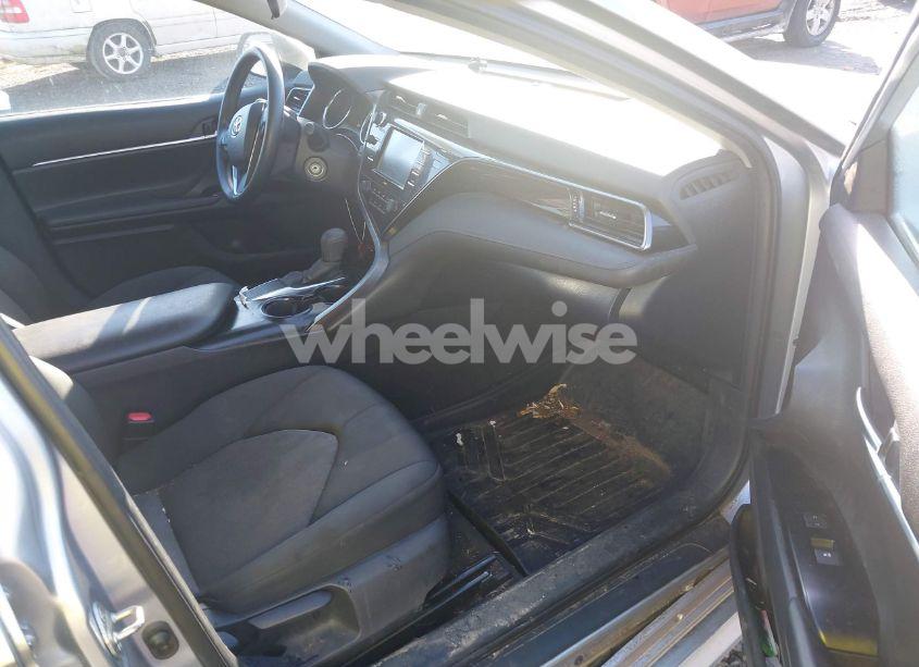 Photo 5 of 2020 Toyota Camry LE (VIN 4T1C11AK4LU970295)